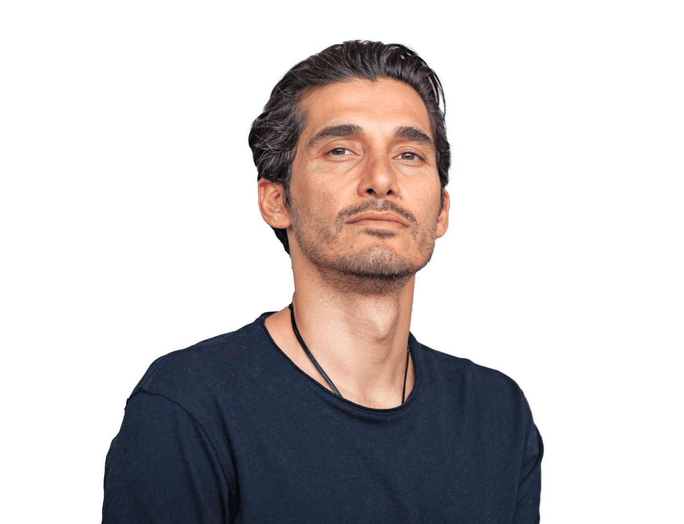 حسین اُرا - موسس و مدیر این نقطه، متولد ۱۳۶۴ تهران، دارای لیسانس معماری از دانشگاه بابلسر و فوق لیسانس معماری از دانشگاه A&M تگزاس